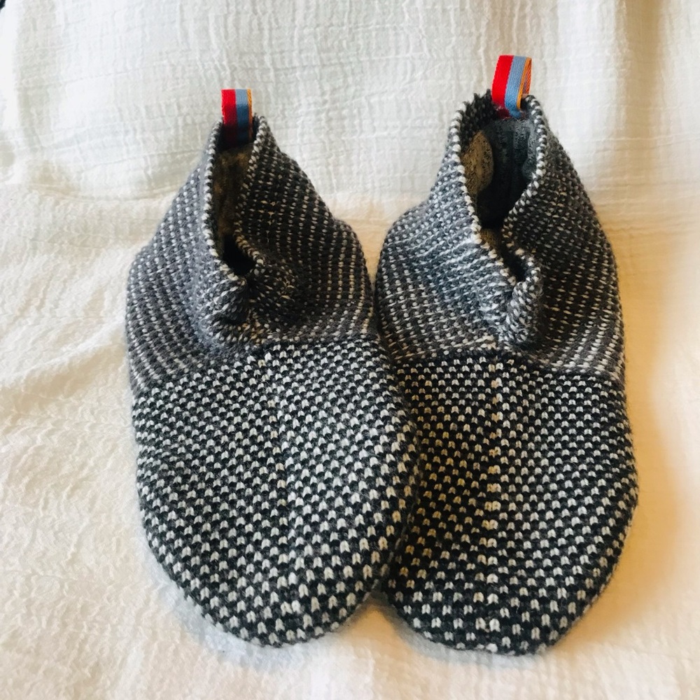Gray Bombas Gripper Slipper Socks